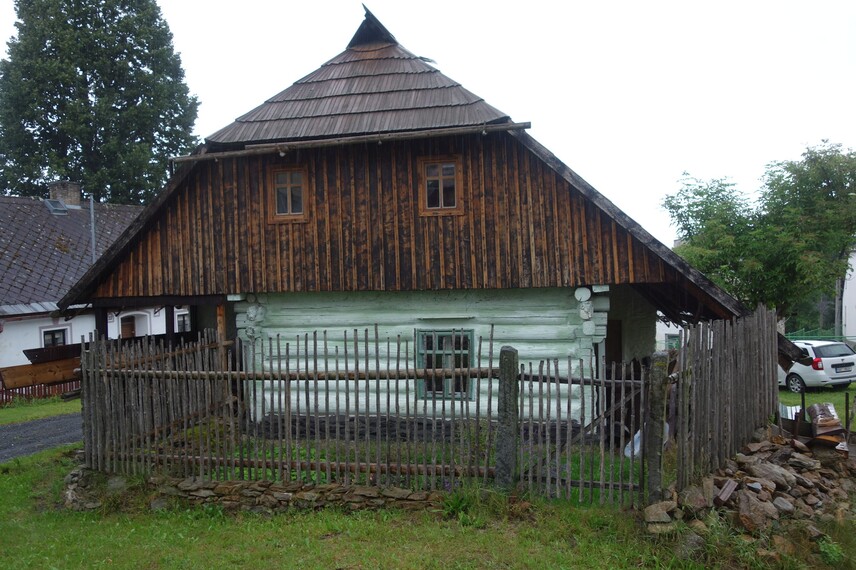 Strašín, venkovský dům po obnově. Foto: Národní památkový ústav